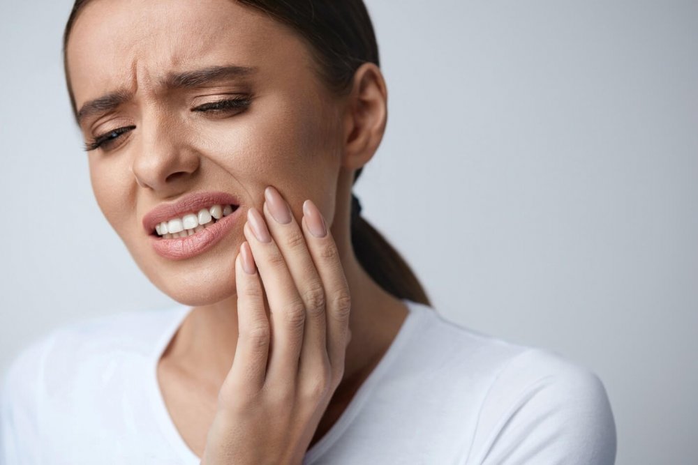حساسية الاسنان تسبب الام الاسنان