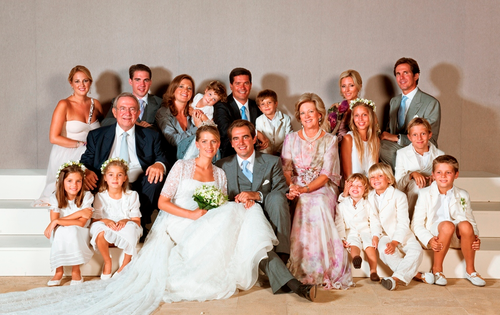 العائلة المالكة اليونانية السابقة في حفل زفاف الأمير نيكولاوس 