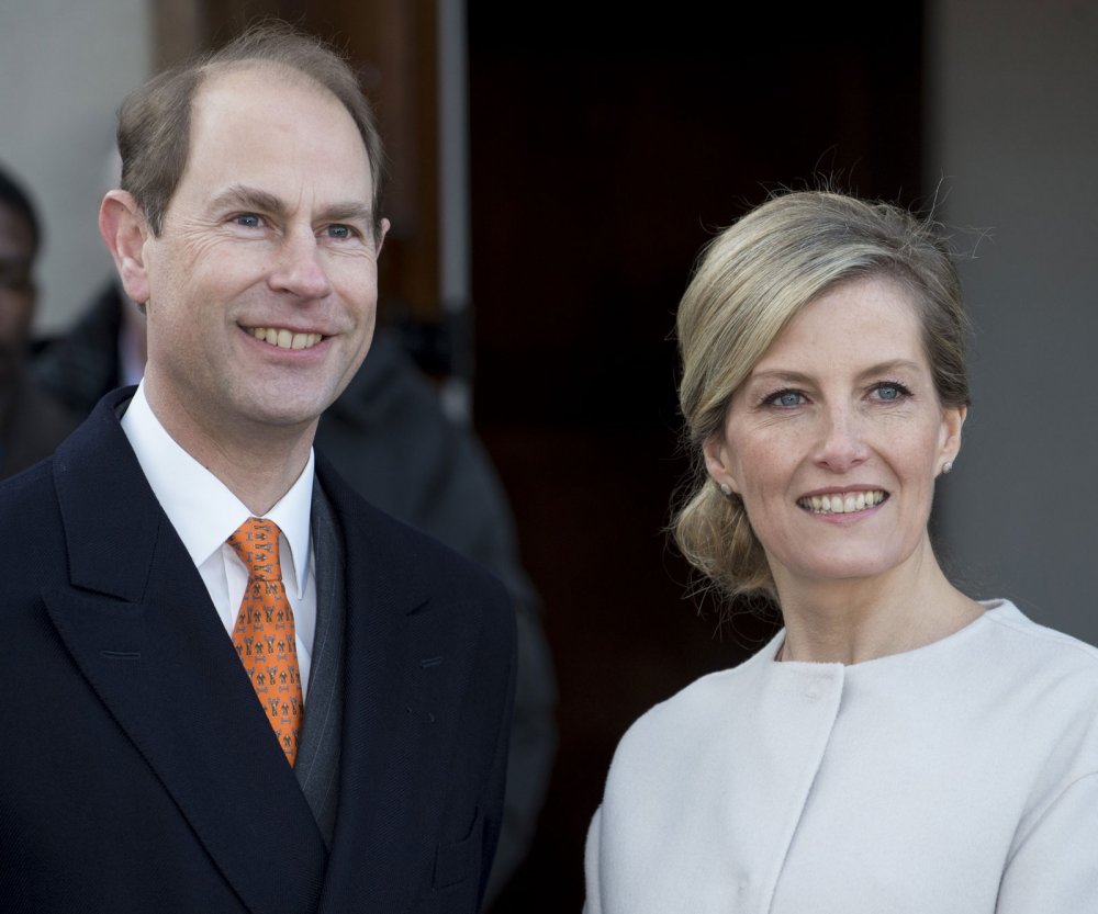 أصبحا الأمير إدوارد إيرل وسكس وزوجته صوفي كونتيسة وسكس بعد زواجهما